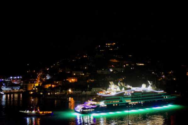 14 September 2019 - 20-56-38.jpg
French cruise ship Le Dumont Durville, (131m long)passes Kingswear on her second departure of the week. Fantastic sight with every light switched on.
#LeDumontDurvilleCruiseShip #LeDumontDurvilleAllLItUp